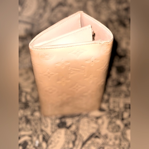 LOUIS VUITTON 🔥 SARAH VERNIS CREAM LONG SNAP WALLET - Picture 7 of 13